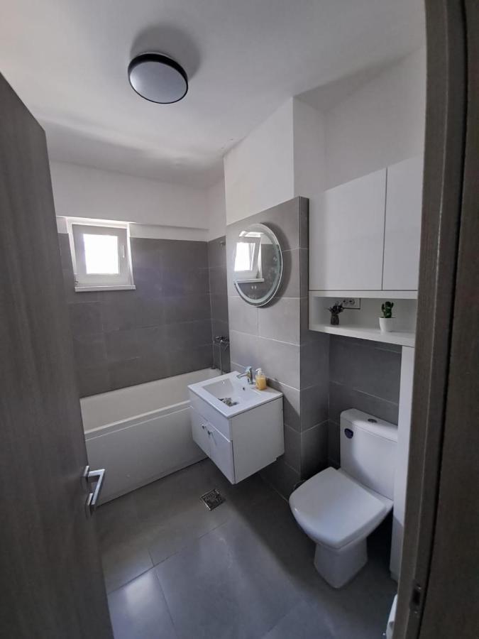 Happy Rental Apartments 2 Craiova Luaran gambar
